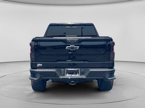 Used 2024 Chevrolet Silverado 1500 High Country w/ High Country Premium Package AWD/4WD image 6