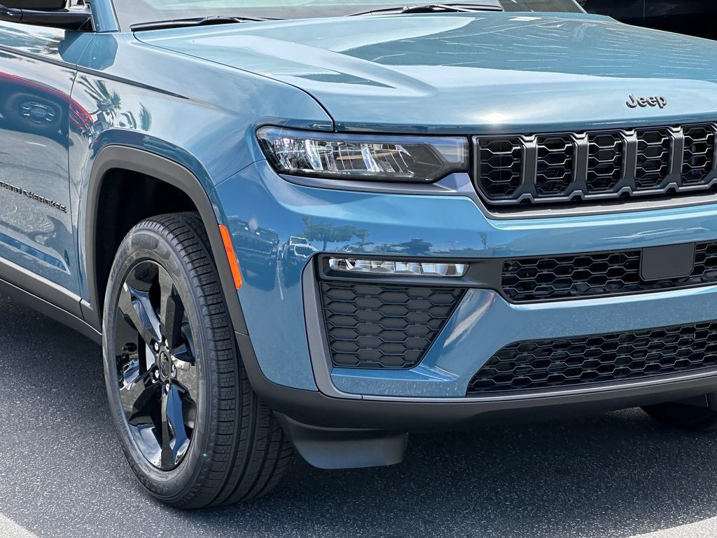 New 2026 Jeep Grand Cherokee L Limited w/ Limited Altitude Package AWD/4WD image 9