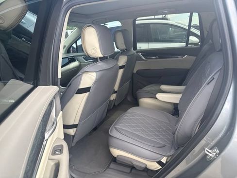 Used 2023 Cadillac XT6 Premium Luxury w/ Technology Package FWD image 6