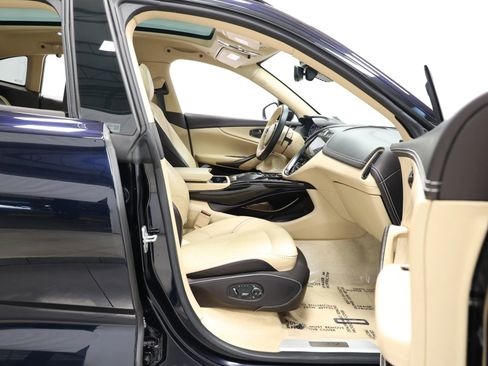Used 2021 Aston Martin DBX image 89