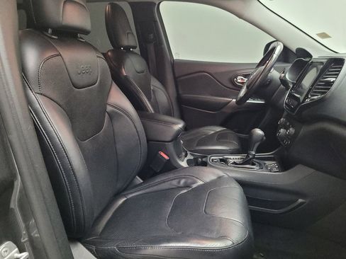 Used 2019 Jeep Cherokee Limited FWD image 21