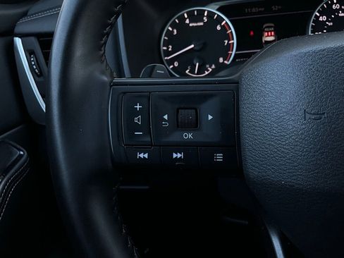 Used 2025 Nissan Rogue SV image 33