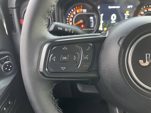 New 2026 Jeep Wrangler Unlimited Rubicon w/ Technology Group AWD/4WD image 32