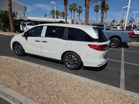 Used 2024 Honda Odyssey EX-L image 2