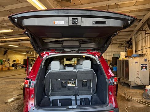 Certified 2026 Toyota Sienna XLE FWD image 15