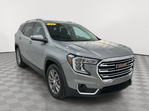 Used 2024 GMC Terrain SLT w/ Infotainment Package II image 7