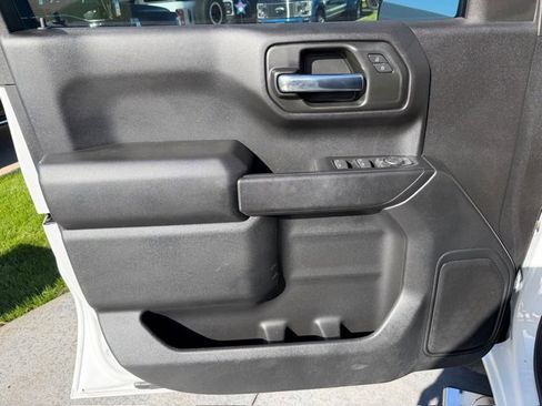 Used 2024 Chevrolet Silverado 1500 Custom image 8