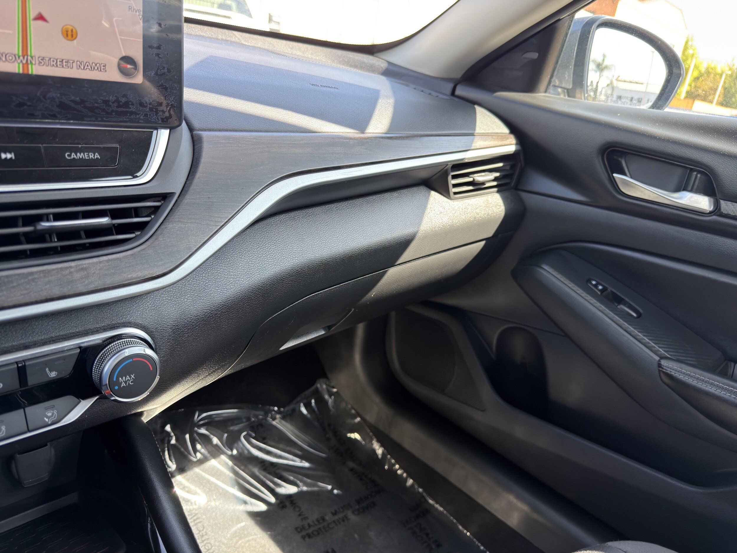 Used 2024 Nissan Altima 2.5 SV w/ SV Premium Package FWD image 38