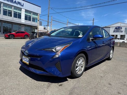 Used 2016 Toyota Prius Two FWD image 3