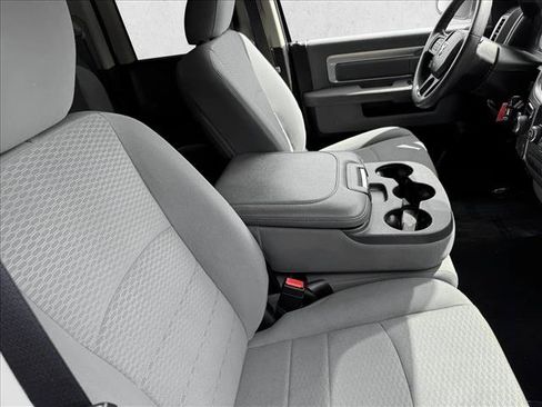 Used 2019 RAM 1500 Classic SLT AWD/4WD image 19