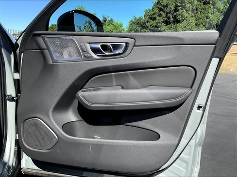 New 2026 Volvo XC60 T8 Ultra w/ Protection Package Premier image 30