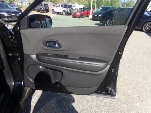 Used 2021 Honda HR-V LX image 29