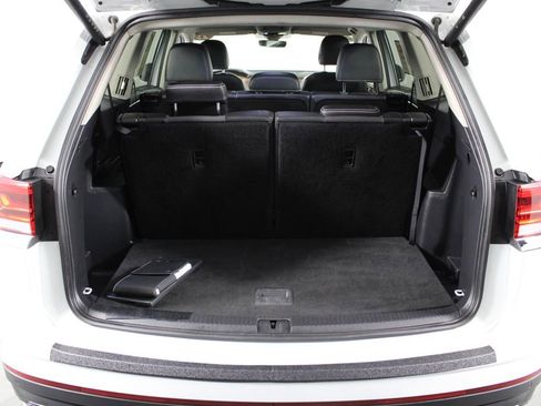 Used 2025 Volkswagen Atlas SE FWD image 17