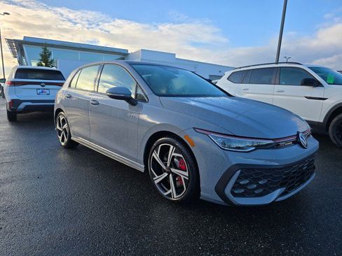 New 2026 Volkswagen Golf SE image 1