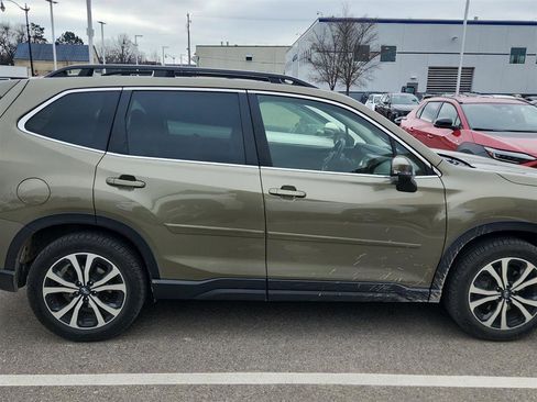 Used 2022 Subaru Forester Limited w/ Popular Package #3 image 3