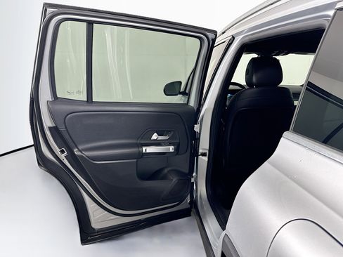 Used 2020 Mercedes-Benz GLB 250 GLB 250 w/ Premium Package image 26