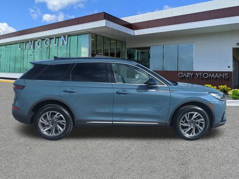 New 2026 Lincoln Corsair Premiere image 3