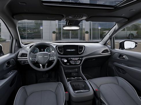 New 2026 Chrysler Pacifica Limited FWD image 14