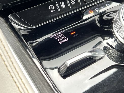 Used 2024 Jeep Wagoneer L Series II w/ Flexible Seating Group image 33