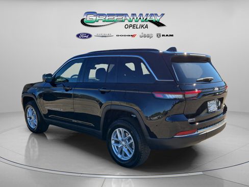New 2025 Jeep Grand Cherokee Laredo image 5