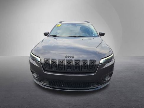 Used 2019 Jeep Cherokee Latitude Plus image 9