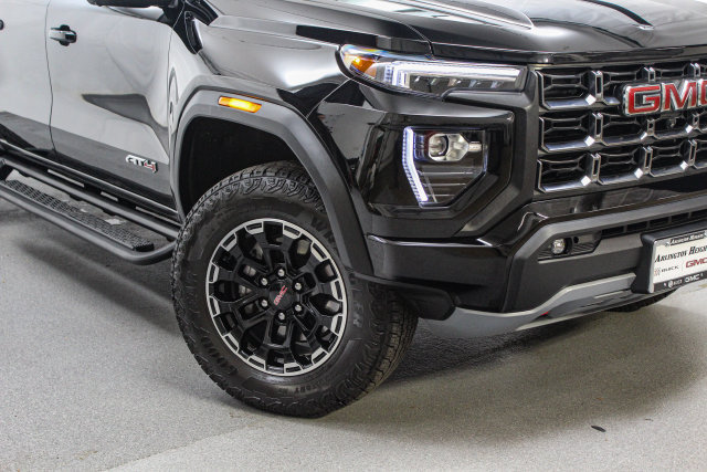 Used 2026 GMC Canyon AT4 w/ Technology Plus Package AWD/4WD image 3