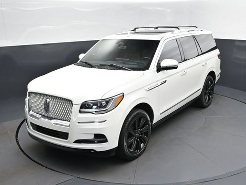 Used 2024 Lincoln Navigator Reserve AWD/4WD image 28