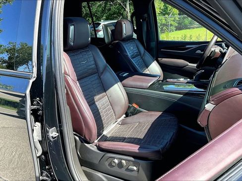 Used 2023 Cadillac Escalade Sport Platinum AWD/4WD image 9