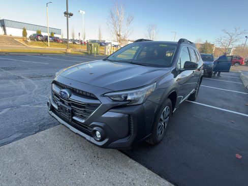 Certified 2025 Subaru Outback Premium w/ Popular Package #1A image 7