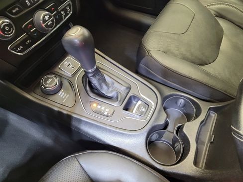 Used 2021 Jeep Cherokee Latitude Lux 80th Anniv w/ Quick Order Package 26U 80TH image 26