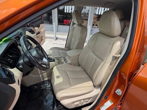 Used 2018 Nissan Rogue SL FWD image 9