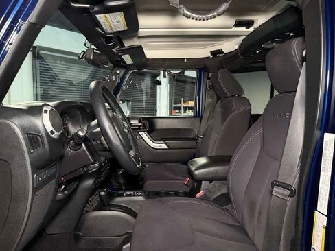 Used 2013 Jeep Wrangler Unlimited Rubicon w/ Connectivity Group AWD/4WD image 27