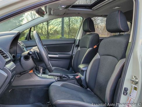 Used 2017 Subaru Crosstrek 2.0i Premium w/ Moonroof Package image 8