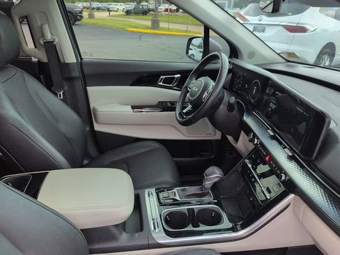 Used 2024 Kia Carnival SX Prestige FWD image 10