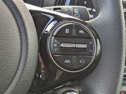 Used 2025 Kia Soul S FWD image 24