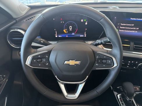 Certified 2025 Chevrolet Trax LT w/ Driver Confidence Package image 28