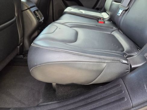 Used 2014 Jeep Cherokee Limited FWD image 37