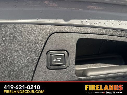 Used 2019 Buick Envision Premium w/ Driver Confidence Package image 12