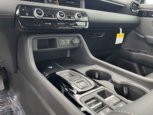 New 2025 Honda Pilot Touring image 20