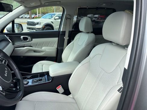 Used 2023 Kia Sorento SX Prestige w/ Panoramic Sunroof Package image 12