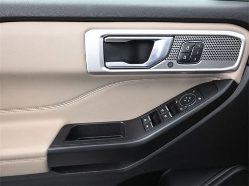 Used 2020 Ford Explorer Limited w/ Class III Trailer Tow Package image 23