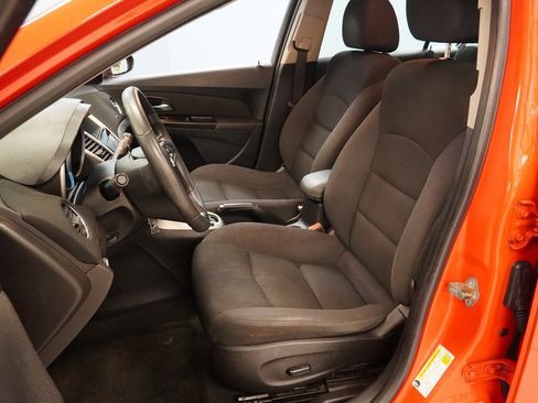 Used 2015 Chevrolet Cruze LT image 3