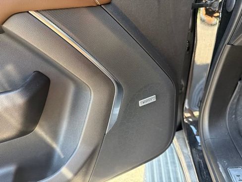 Used 2021 Chevrolet Suburban High Country w/ Premium Package 2 AWD/4WD image 10