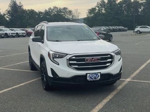Used 2020 GMC Terrain SLE w/ Driver Convenience Package AWD/4WD image 3