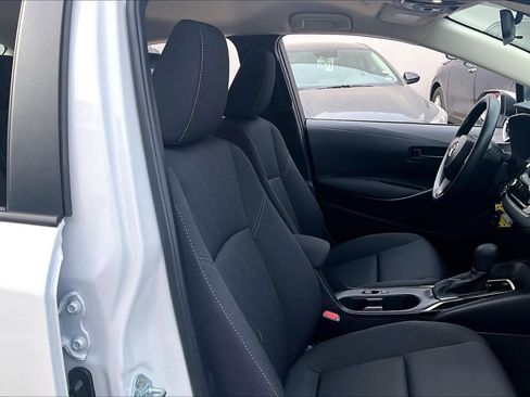 Used 2025 Toyota Corolla LE image 8