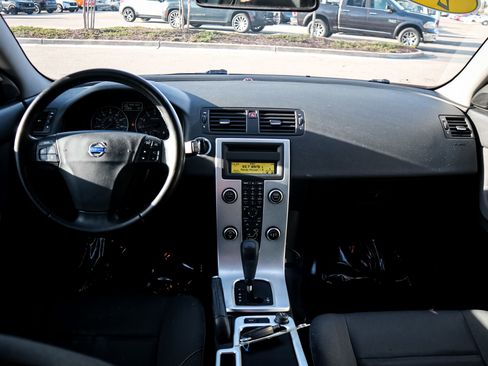 Used 2011 Volvo V50 T5 image 26