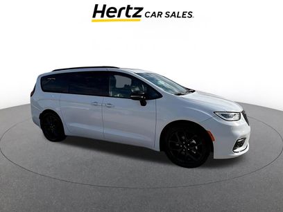 Used 2025 Chrysler Pacifica Limited