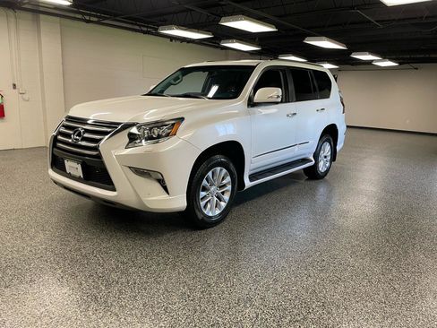 Used 2018 Lexus GX 460 Premium w/ Premium Package AWD/4WD image 9