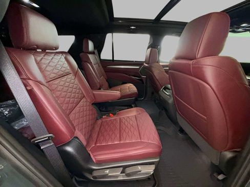 Used 2026 Cadillac Escalade Luxury w/ LPO, Floor Liner Package AWD/4WD image 16