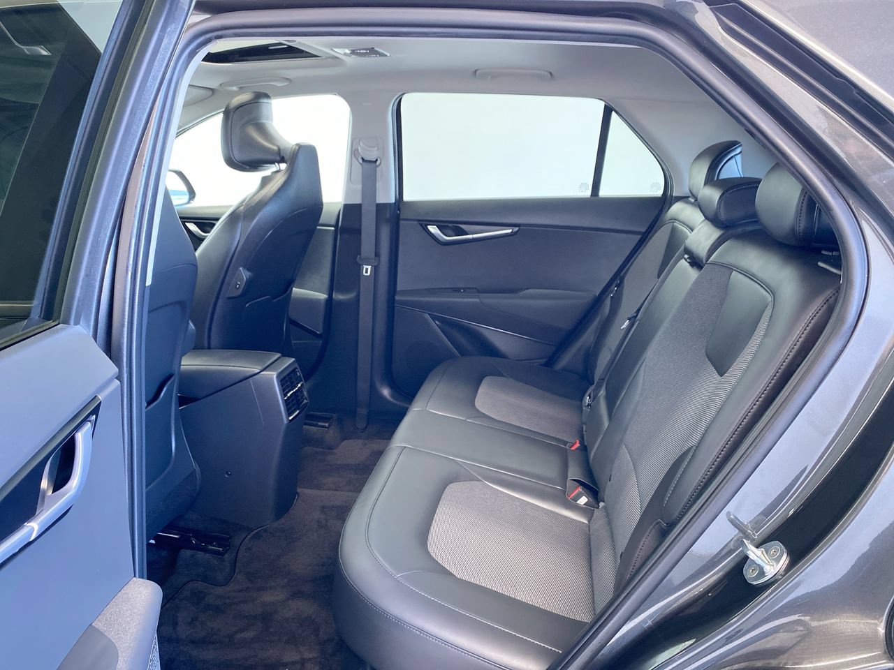 Certified 2023 Kia Niro EX Touring FWD image 34